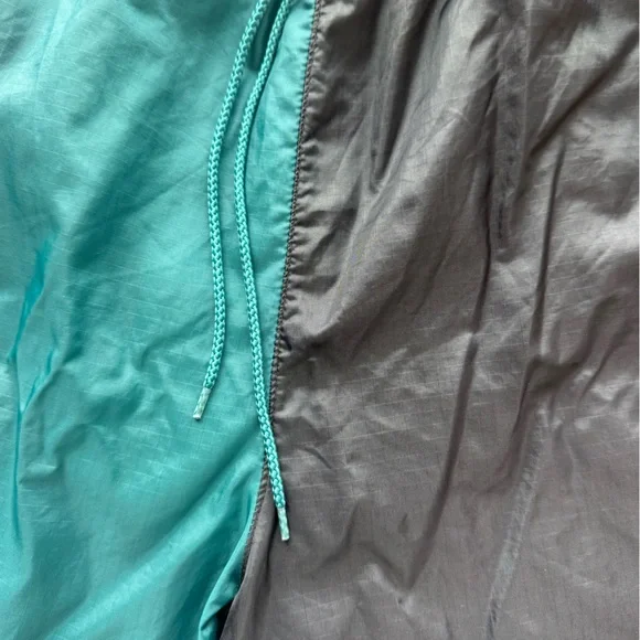 Nike Men's Retro Two-Tone Athletic Shorts in Black and Teal XL - Picture 10 of 15